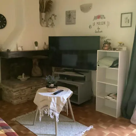 Maison De Charme à Avec Jardin Et Vue Montagne Casa de Férias
