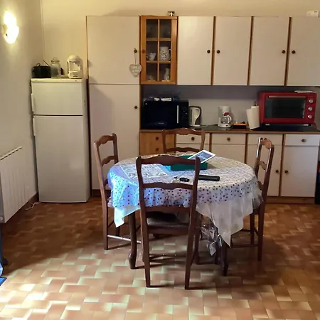 Maison De Charme à Avec Jardin Et Vue Montagne