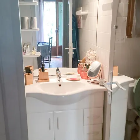 Maison De Charme A Avec Jardin Et Vue Montagne 펜션 *